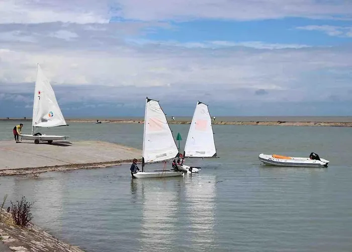 Holiday home Maison 8 Personnes Pres De La Gravelines